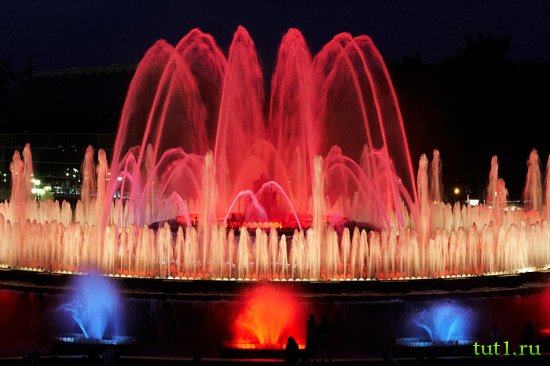 Барселона - поющие фонтаны Монтжуик