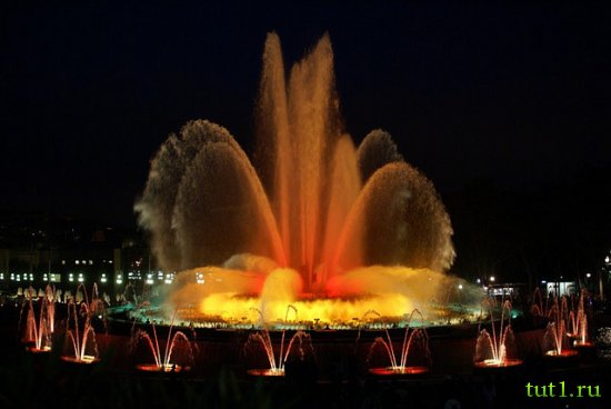 Барселона - поющие фонтаны Монтжуик