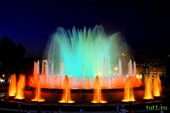 Барселона - поющие фонтаны Монтжуик
