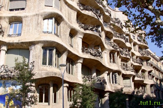 Дом Мила в Барселоне - Испания