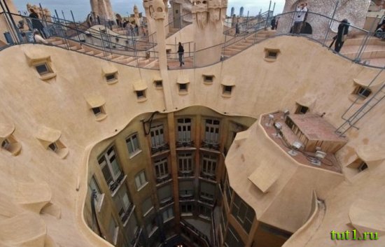 Дом Мила в Барселоне - Испания