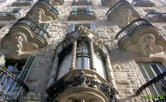 Дом Мила в Барселоне - Испания