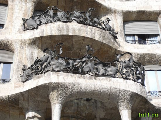 Дом Мила в Барселоне - Испания