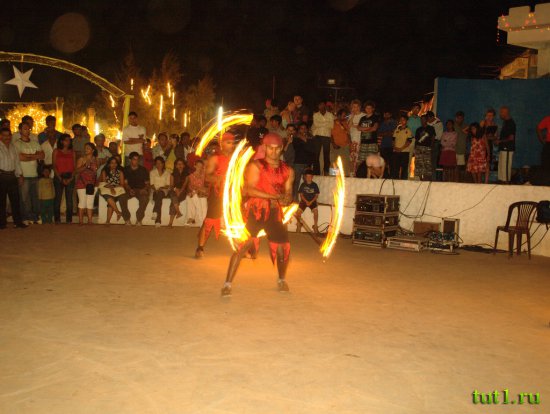 Ночной рынок в Арпоре - Индия