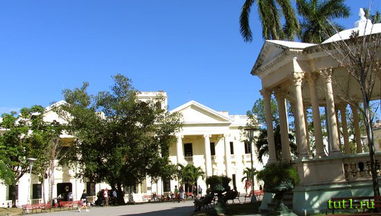 Санта-Клара - сквер Леонсио Видаль