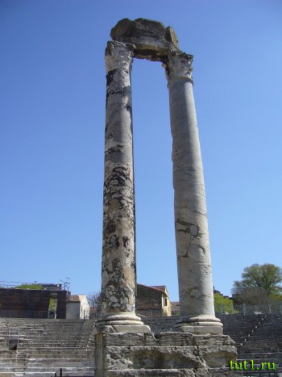 Арль - Алискан