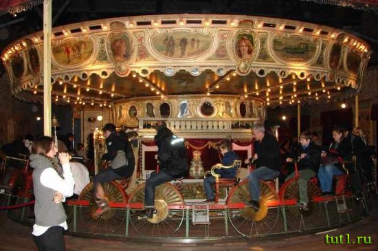 Музей ярмарочного искусства - Париж