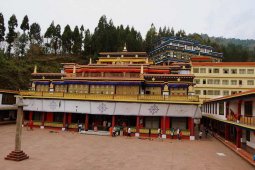 Штат Сикким - монастырь Пемаянгсте