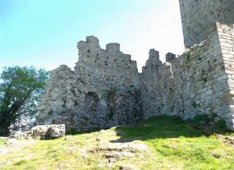 Замок Бараделло - остатки стены