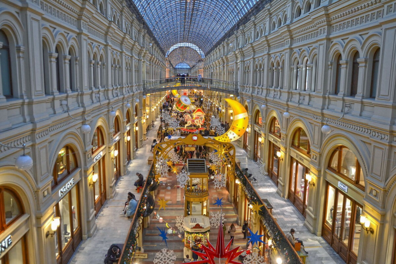 ГУМ на Красной площади: жемчужина Москвы с богатой историей и уникальной атмосферой